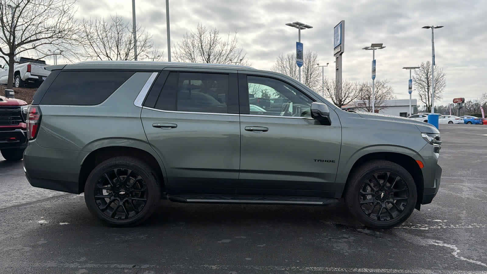 Thumbnail: 2023 Chevrolet Tahoe - 4