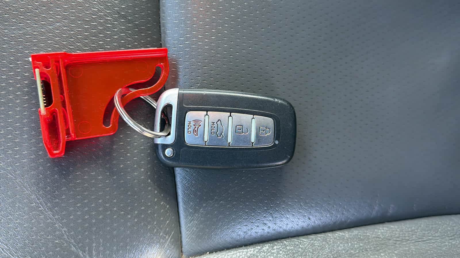 Thumbnail: 2011 Hyundai Sonata - 12