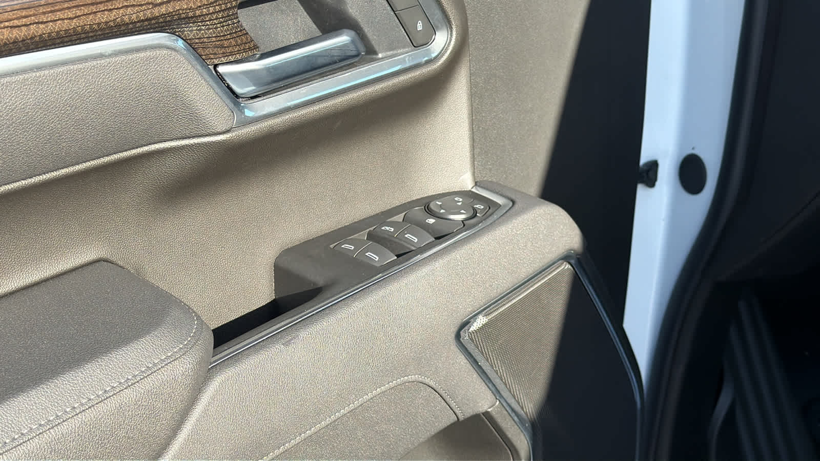 Thumbnail: 2025 Chevrolet Silverado 1500 - 22