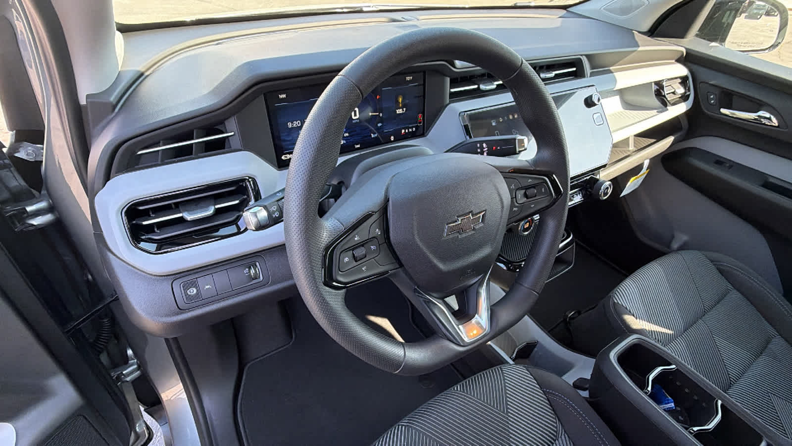 Thumbnail: 2027 Chevrolet Bolt EV - 10