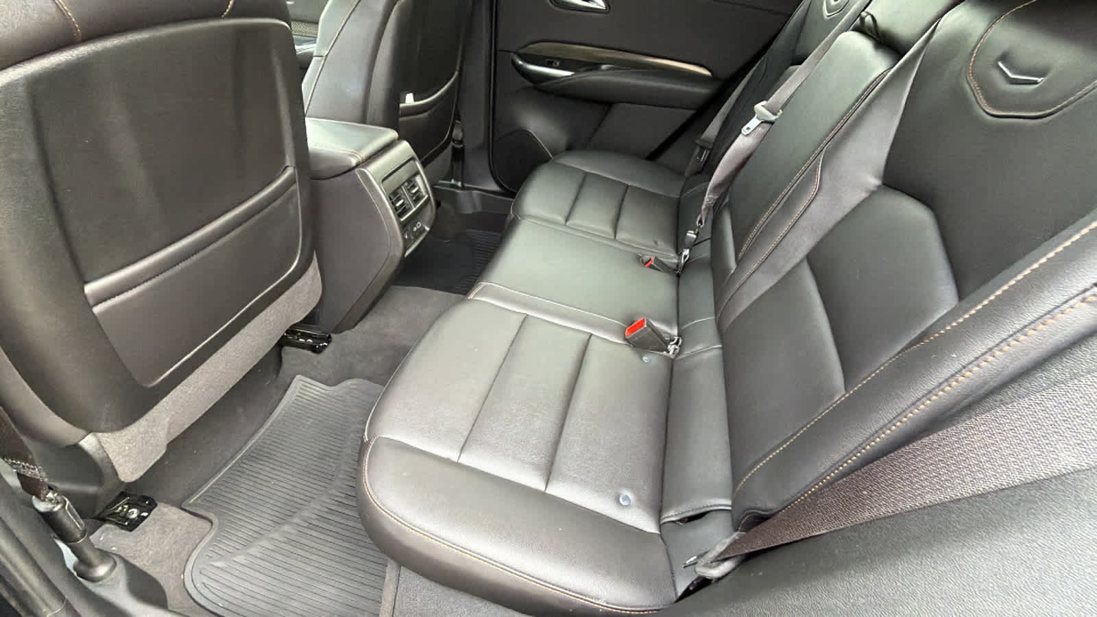 Thumbnail: 2021 Cadillac XT4 - 17