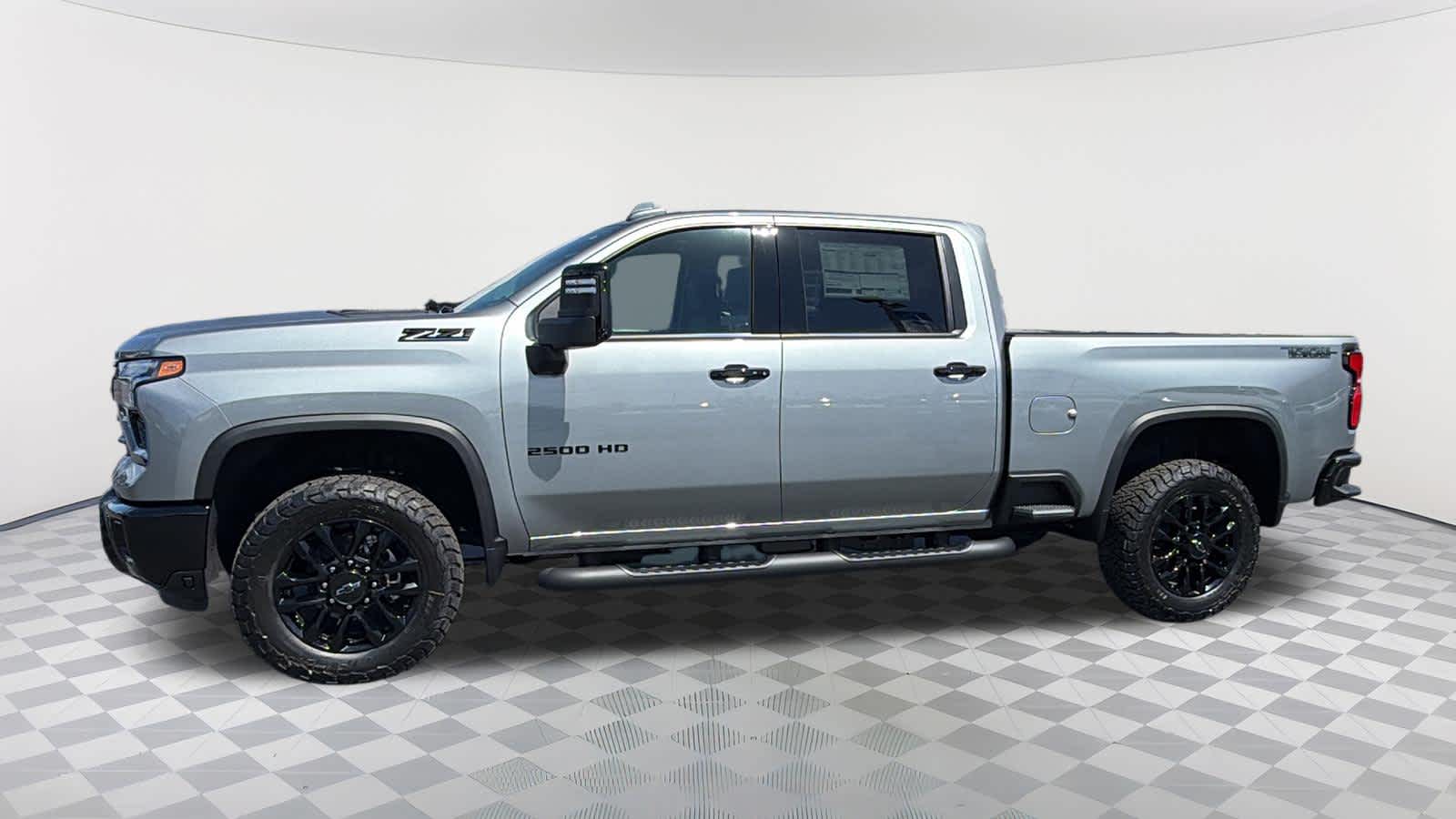 Thumbnail: 2026 Chevrolet Silverado 2500 - 8