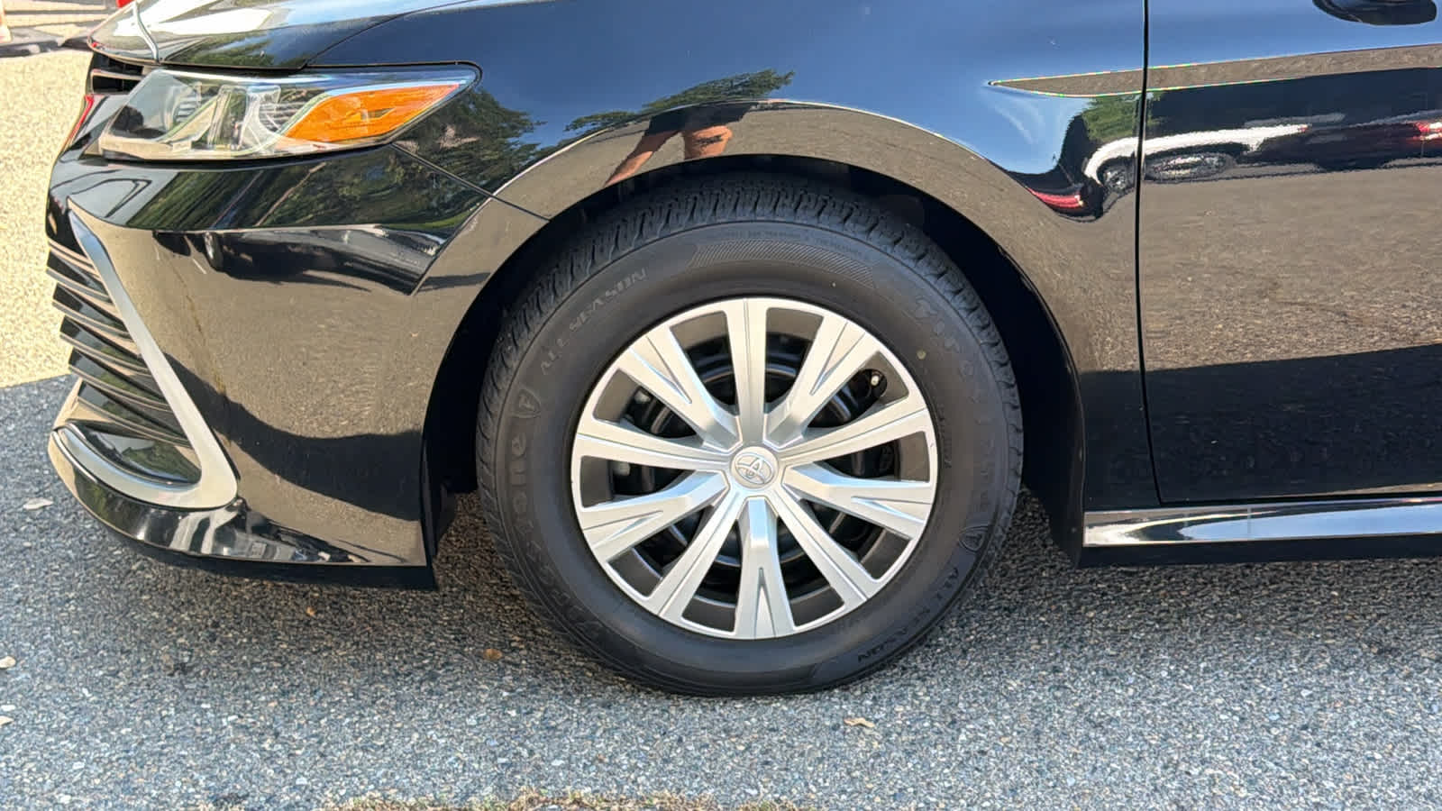 Thumbnail: 2023 Toyota Camry - 9