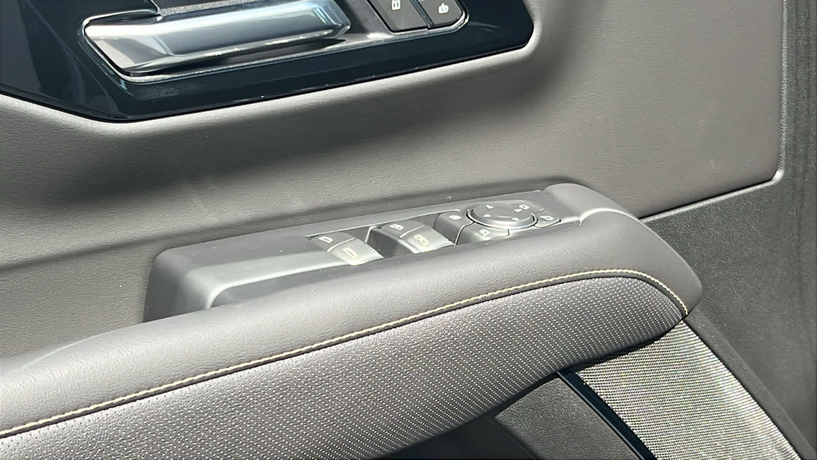 Thumbnail: 2025 Chevrolet Tahoe - 22