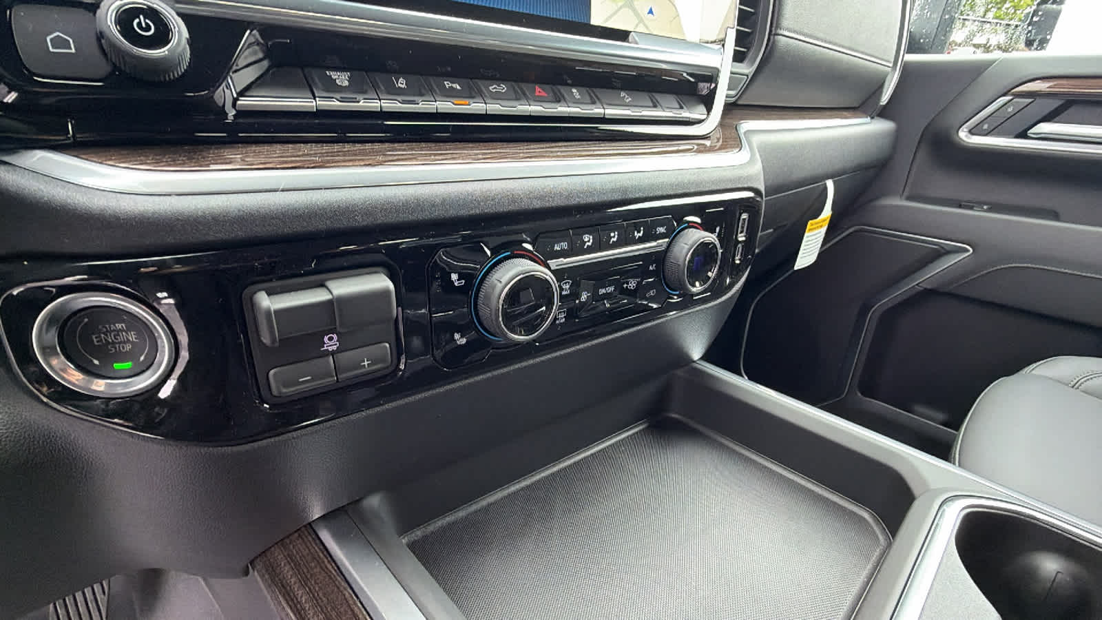2026 Chevrolet Silverado 3500 HD LT - Photo 14