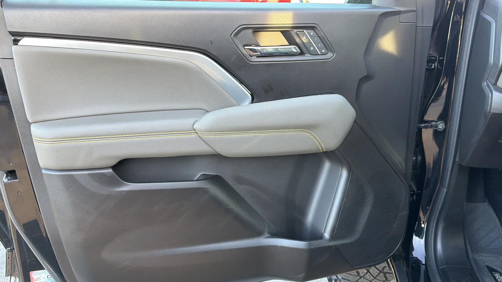 Thumbnail: 2024 Chevrolet Colorado - 23