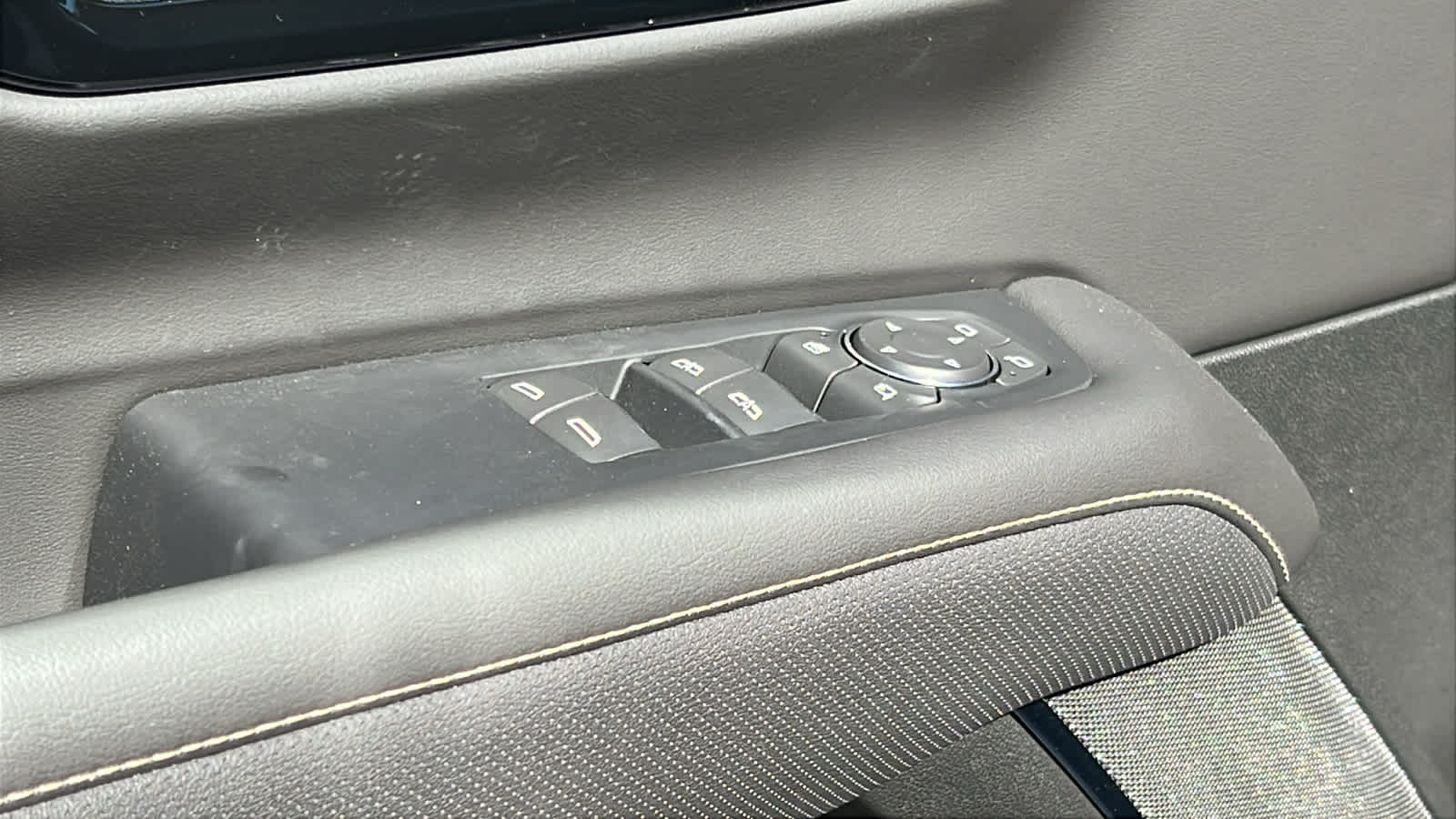 Thumbnail: 2025 Chevrolet Tahoe - 22