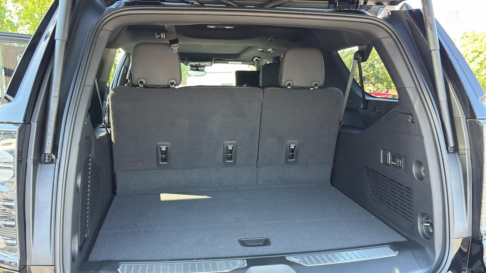 2026 Chevrolet Suburban High Country - Photo 27