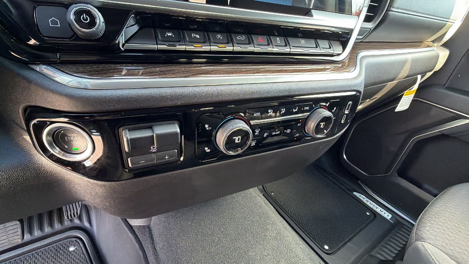 Thumbnail: 2025 Chevrolet Silverado 1500 - 14