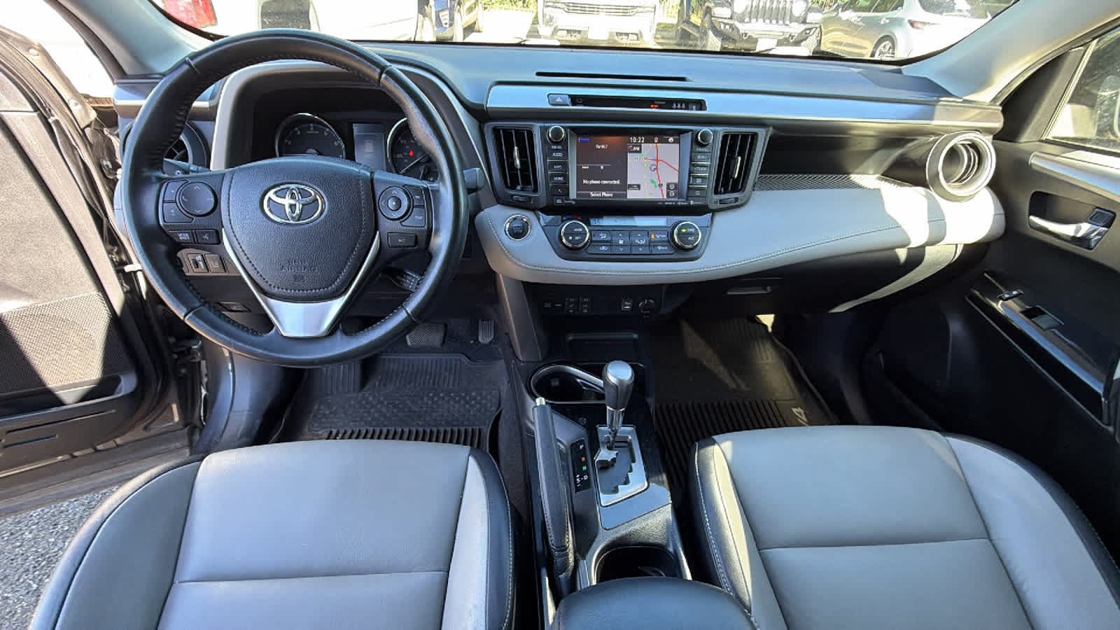 Thumbnail: 2018 Toyota RAV4 - 18