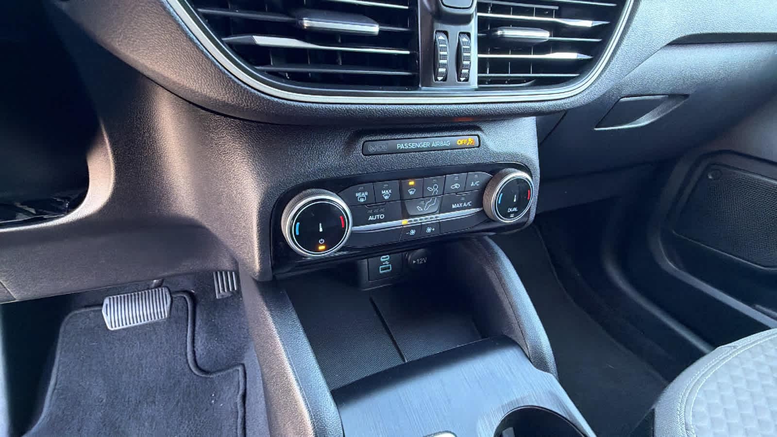 Thumbnail: 2022 Ford Escape - 14