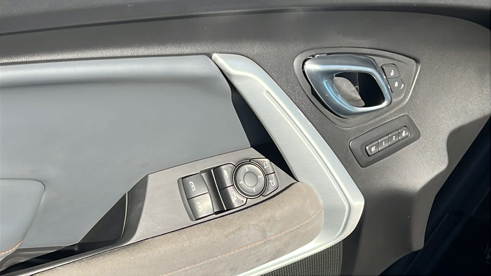 2017 Chevrolet Camaro 2SS - Photo 22
