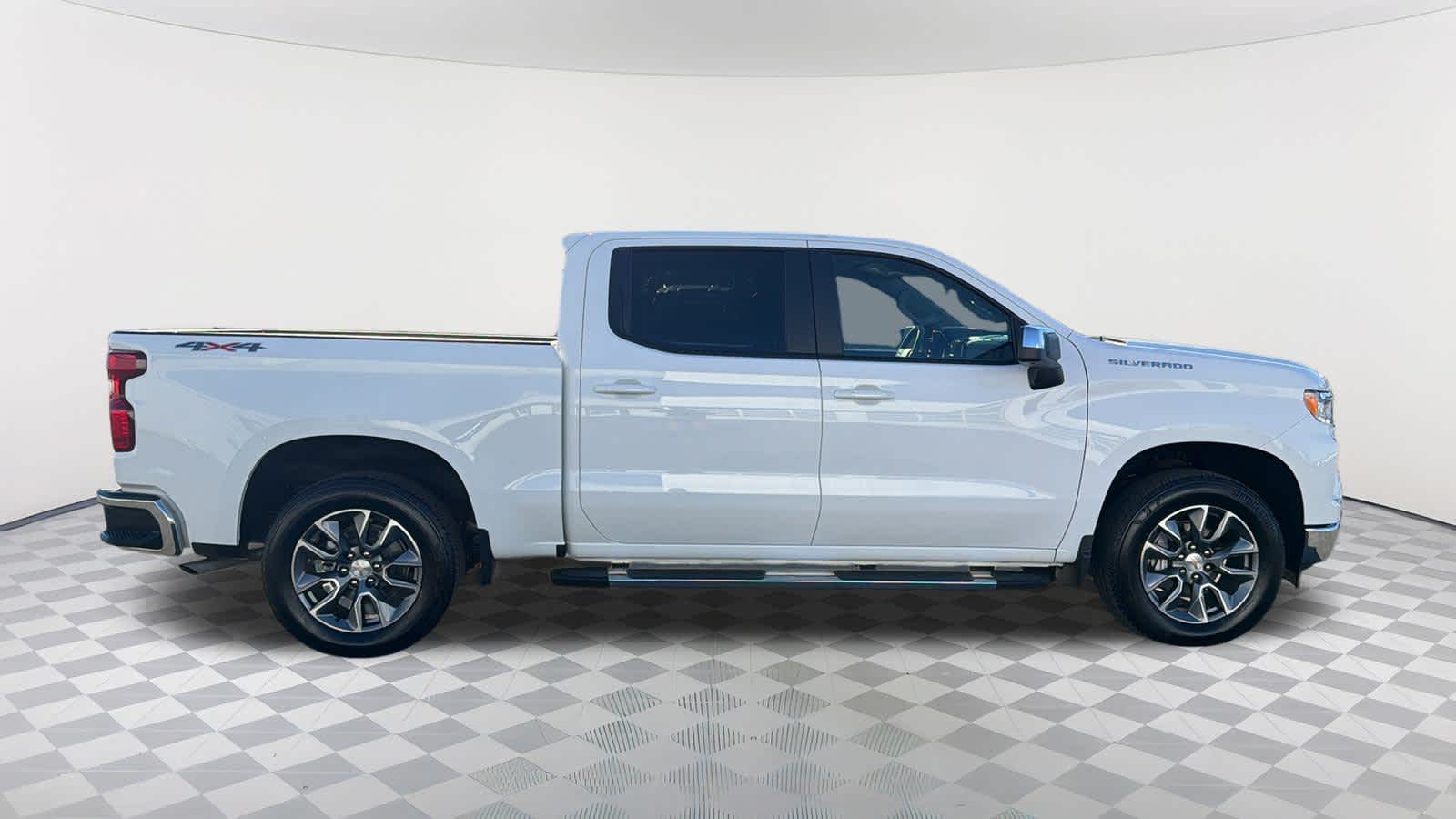 Thumbnail: 2025 Chevrolet Silverado 1500 - 4