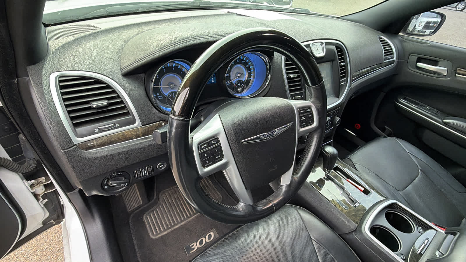 Thumbnail: 2014 Chrysler 300 - 10