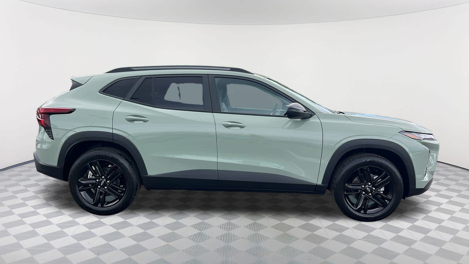 Thumbnail: 2025 Chevrolet Trax - 4