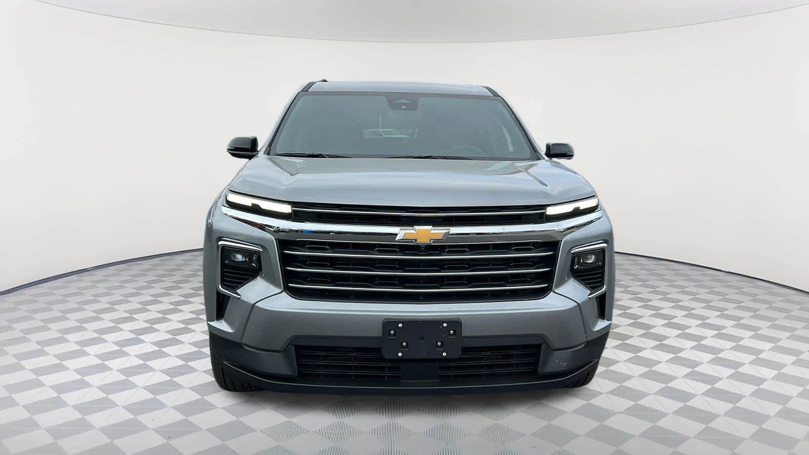 2026 Chevrolet Traverse photo 2