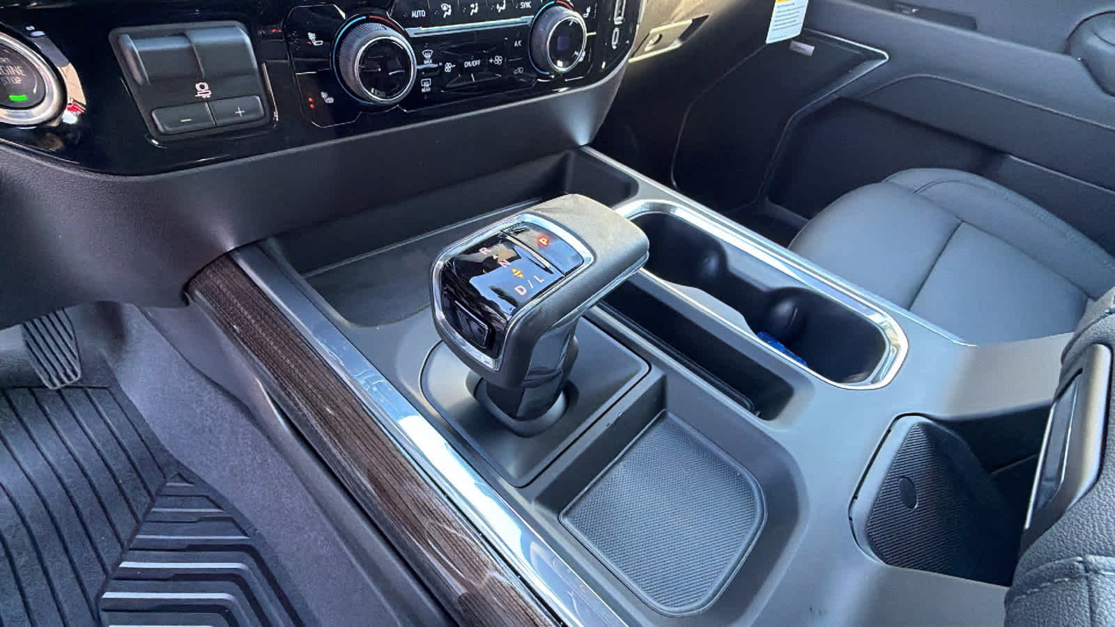 Thumbnail: 2026 Chevrolet Silverado 1500 - 13