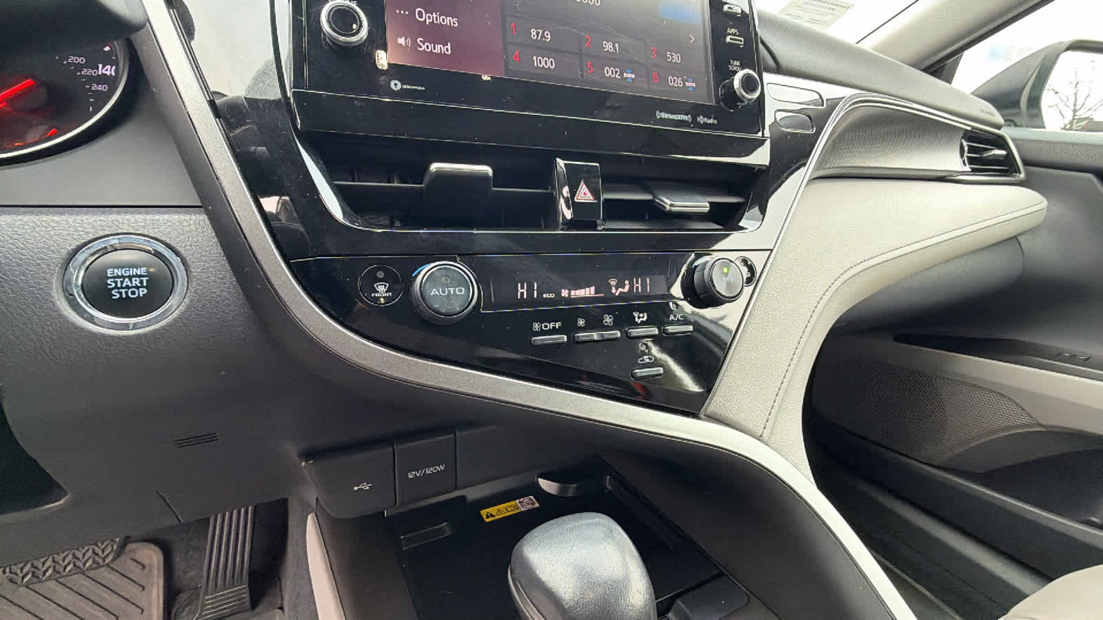 Thumbnail: 2022 Toyota Camry - 14