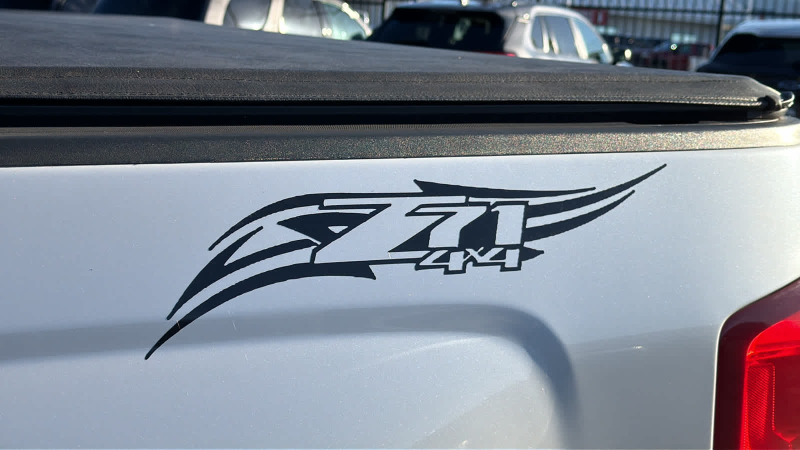 Thumbnail: 2018 Chevrolet Silverado 1500 - 19