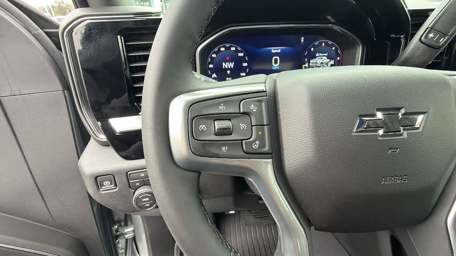 Thumbnail: 2026 Chevrolet Silverado 3500 - 19