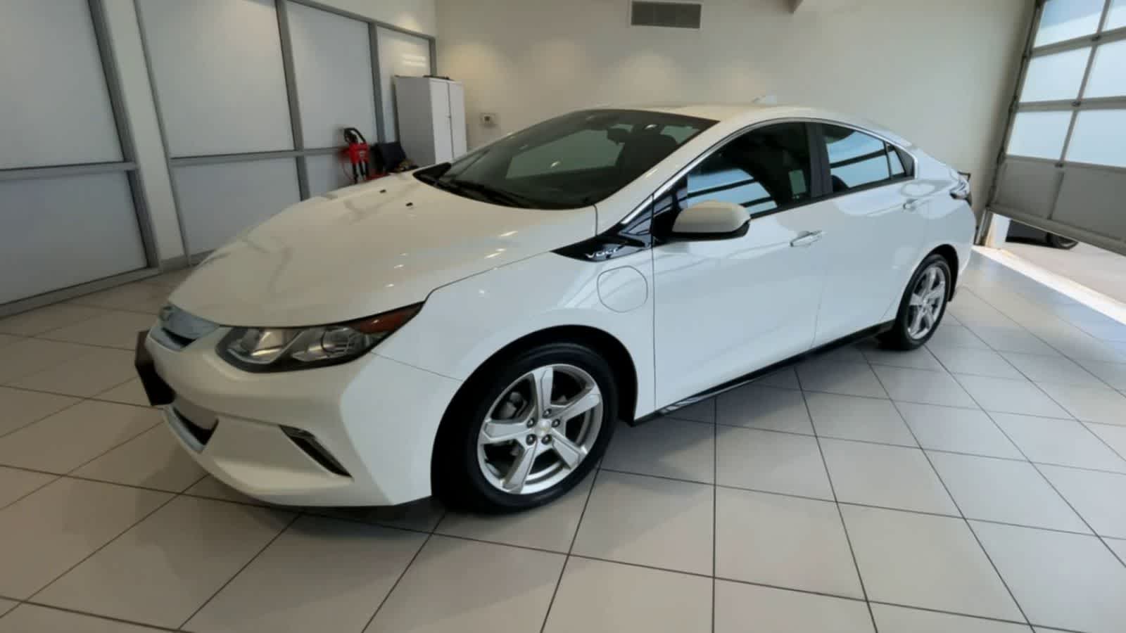 Thumbnail: 2018 Chevrolet Volt - 4