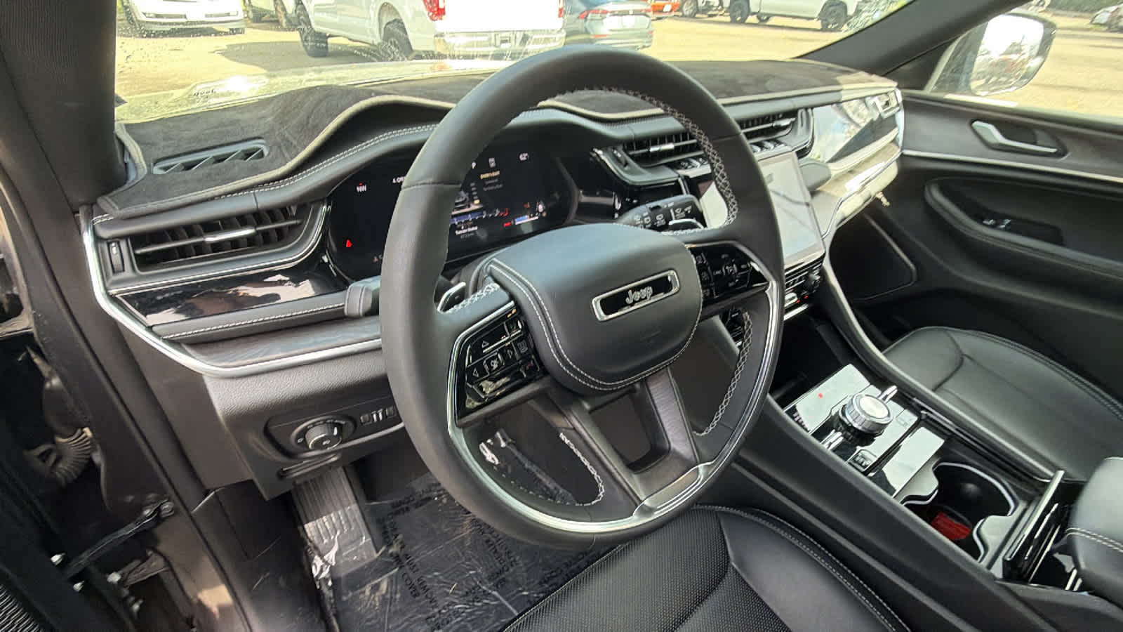 Thumbnail: 2024 Jeep Grand Cherokee - 10