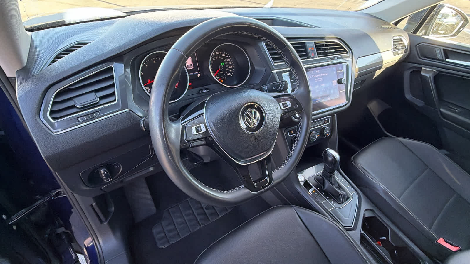 Thumbnail: 2021 Volkswagen Tiguan - 10