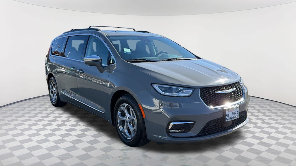 Used 2022 Chrysler Pacifica Limited