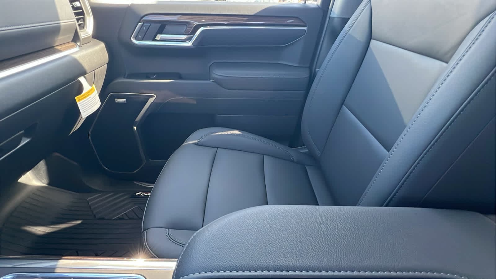 Thumbnail: 2026 Chevrolet Silverado 1500 - 12