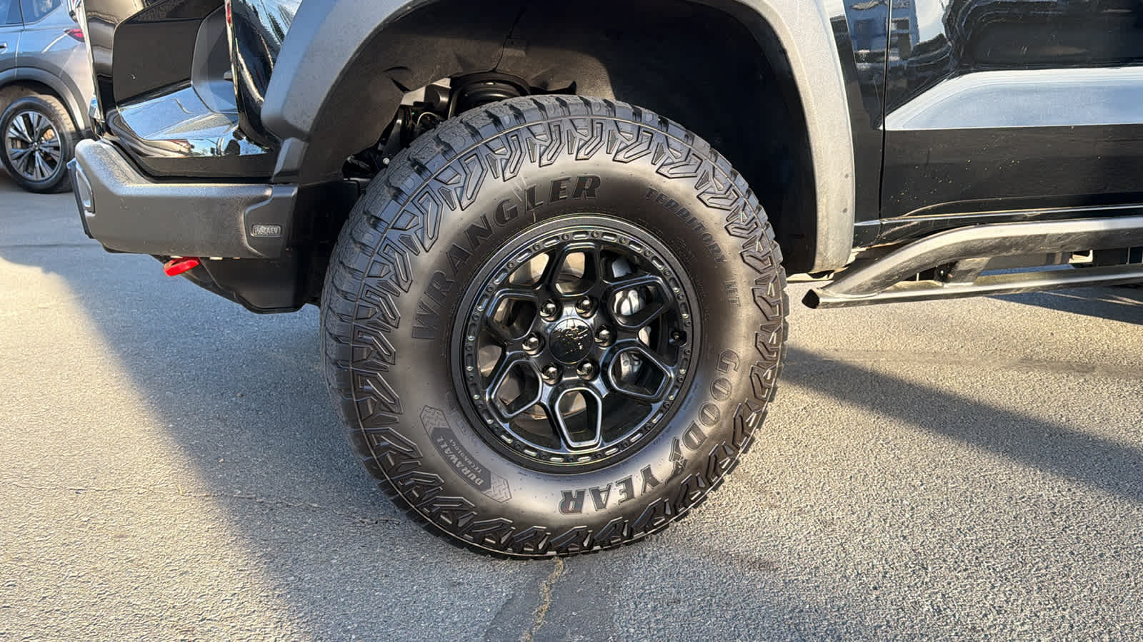 Thumbnail: 2024 Chevrolet Colorado - 9