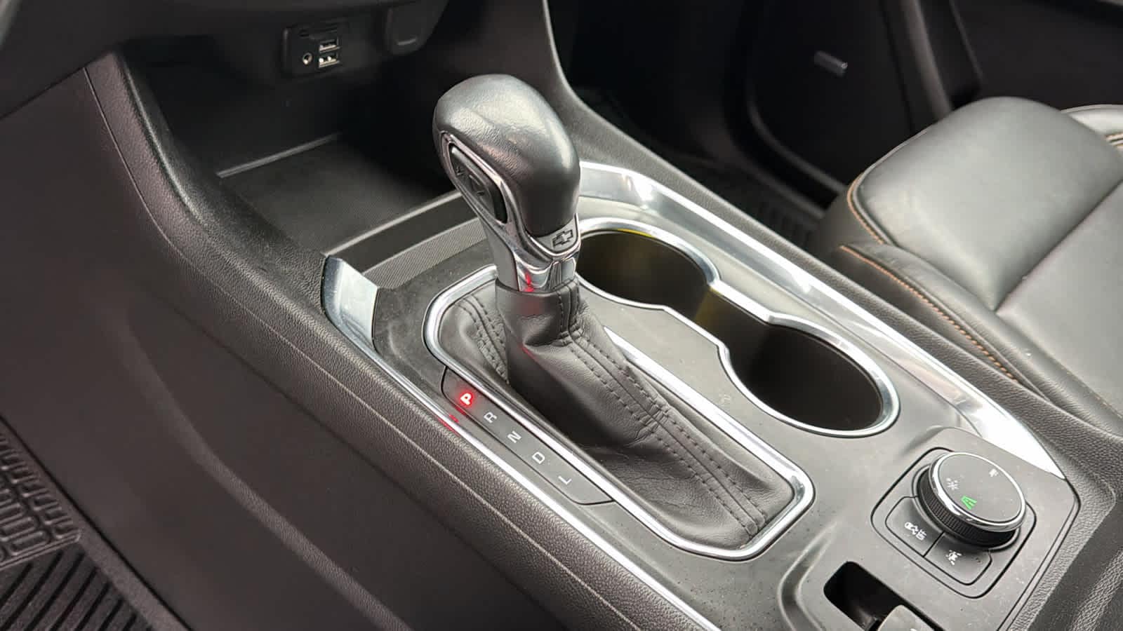 Thumbnail: 2021 Chevrolet Traverse - 12