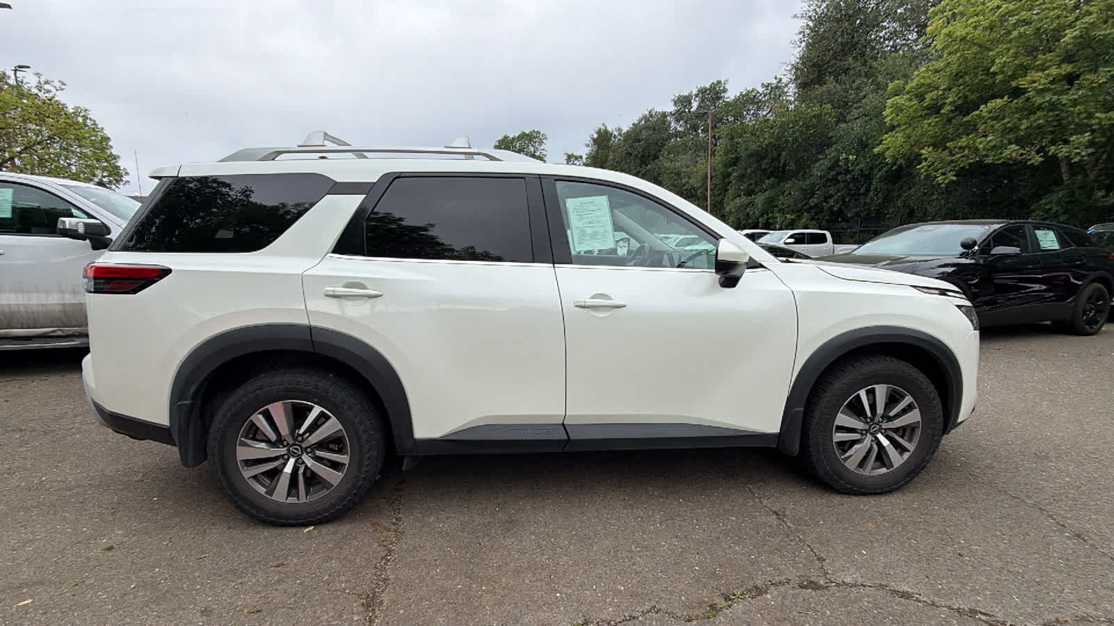 Thumbnail: 2022 Nissan Pathfinder - 4