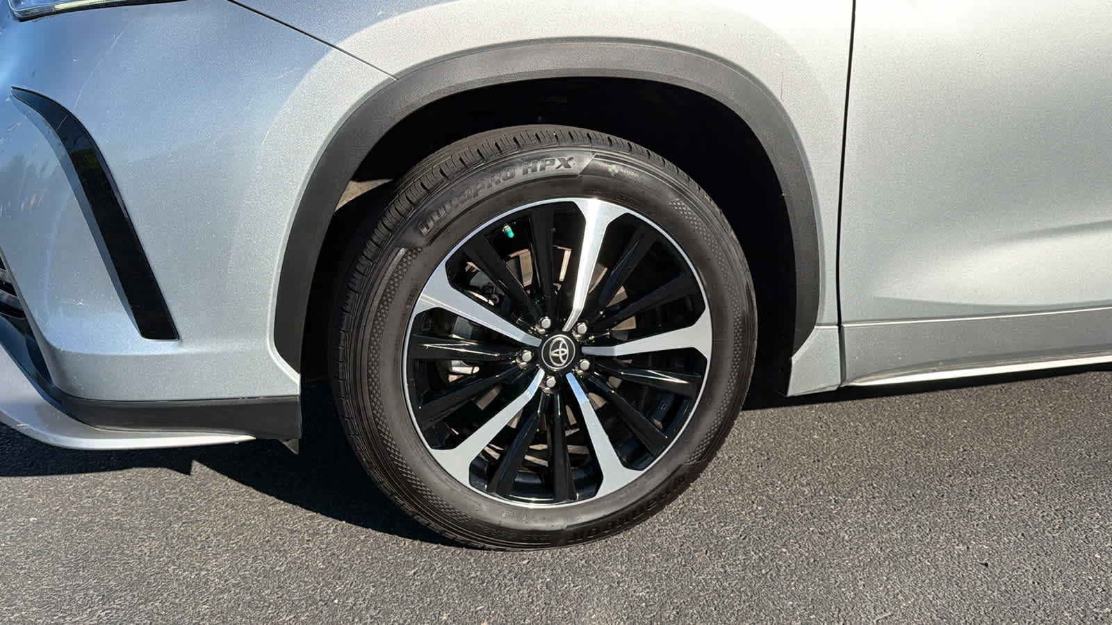 Thumbnail: 2022 Toyota Highlander - 9