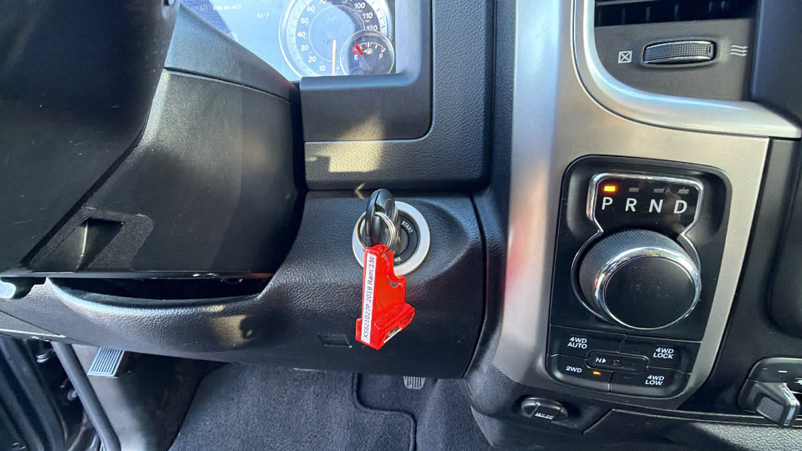 Thumbnail: 2019 RAM 1500 Classic - 17