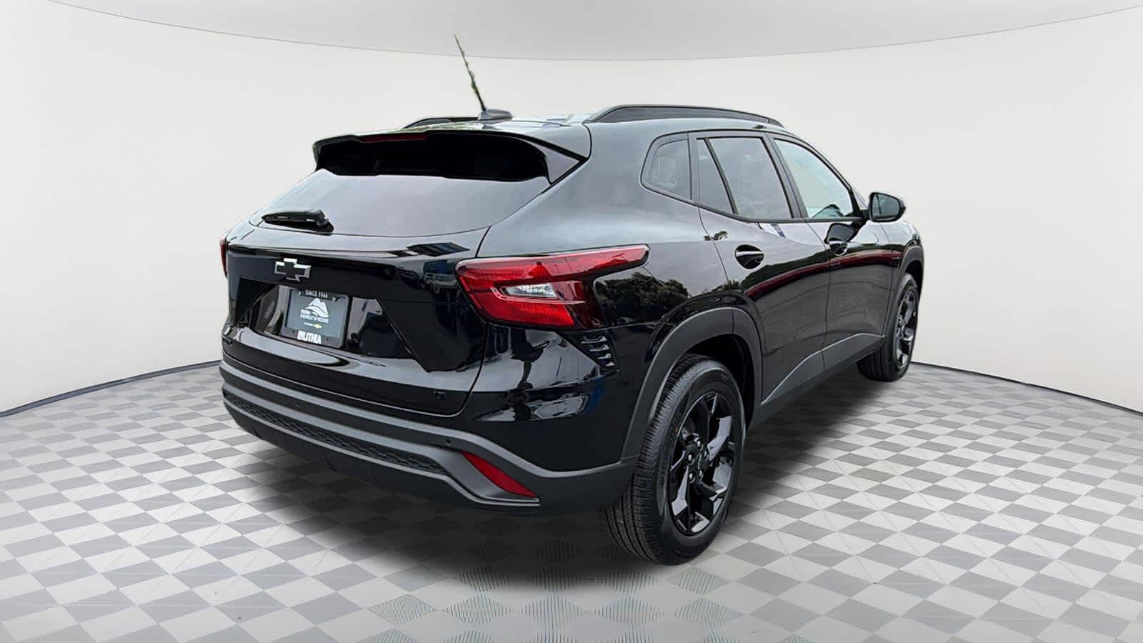Thumbnail: 2026 Chevrolet Trax - 5