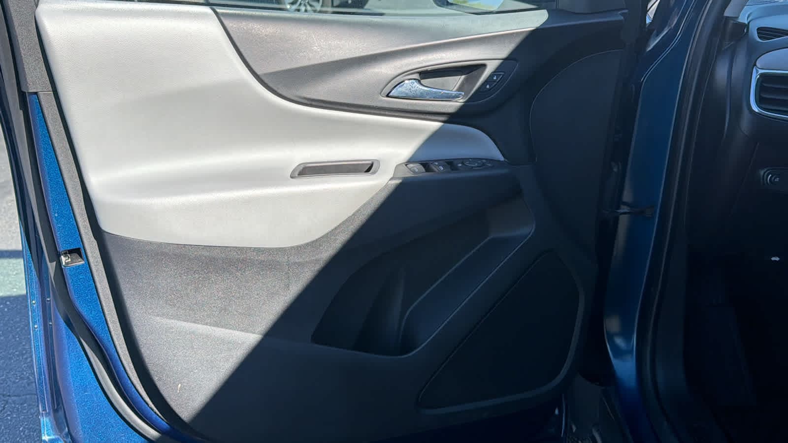 Thumbnail: 2020 Chevrolet Equinox - 23