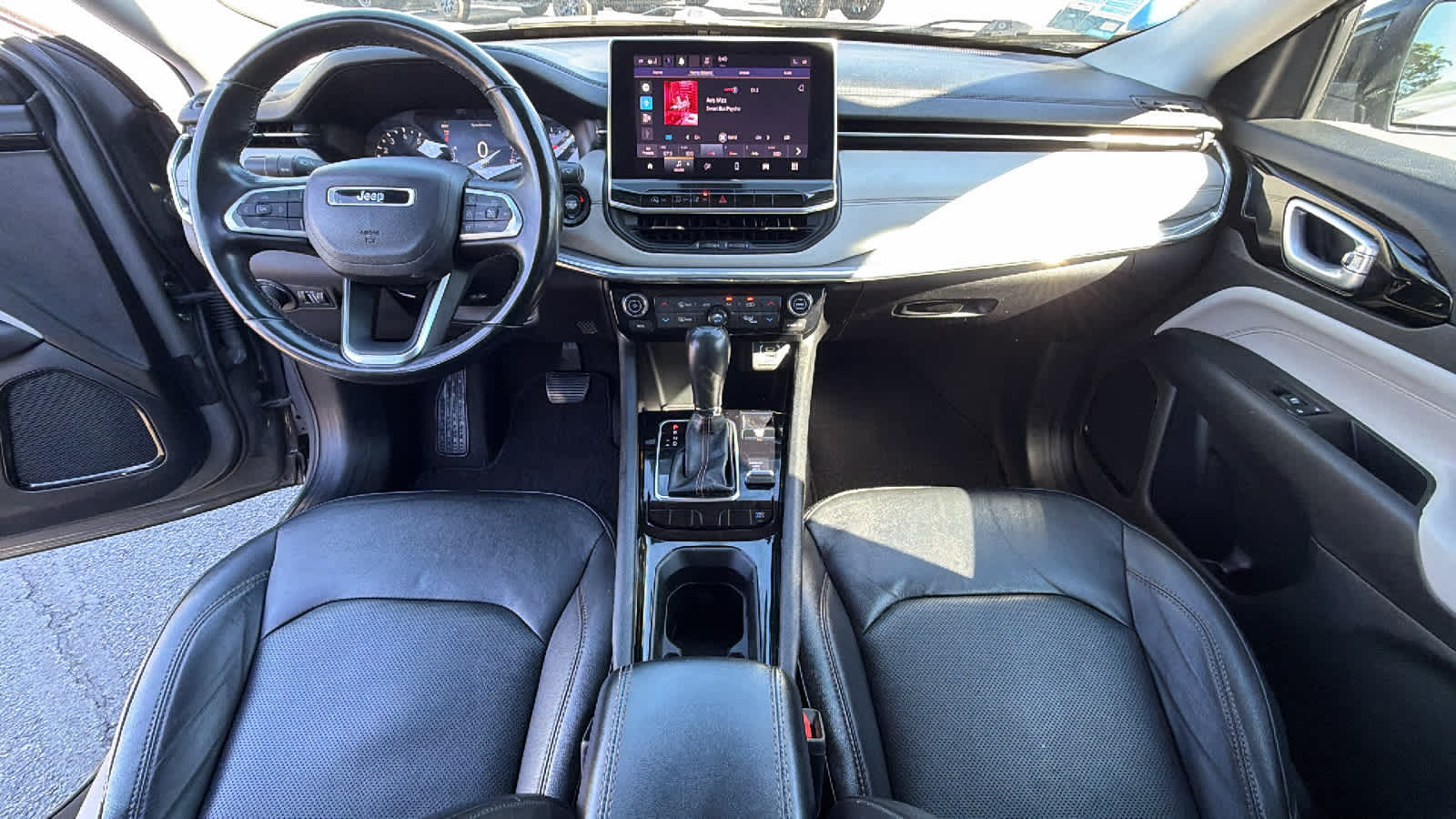 Thumbnail: 2022 Jeep Compass - 26