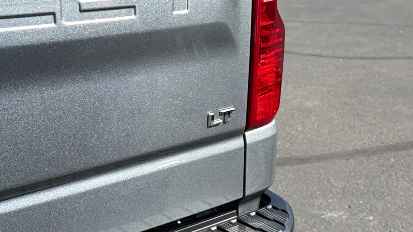 Thumbnail: 2026 Chevrolet Silverado 1500 - 28