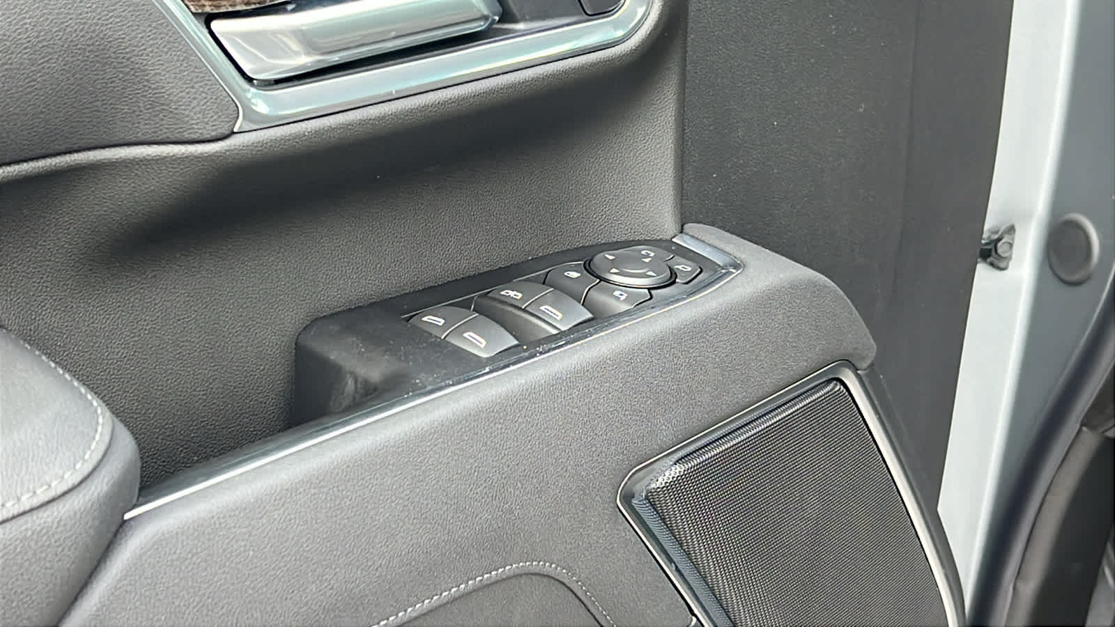 Thumbnail: 2026 Chevrolet Silverado 2500 - 22