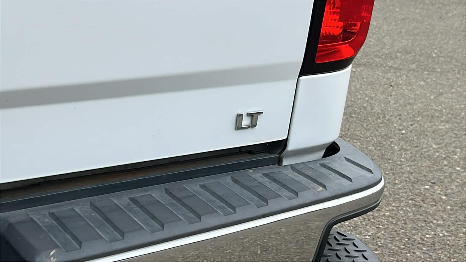 Thumbnail: 2018 Chevrolet Silverado 1500 - 19