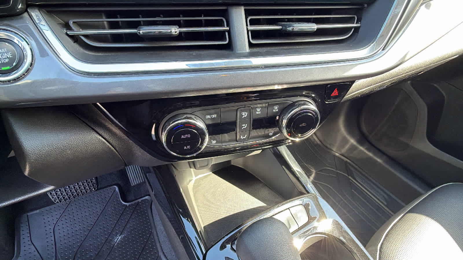 Thumbnail: 2024 Chevrolet Trax - 14