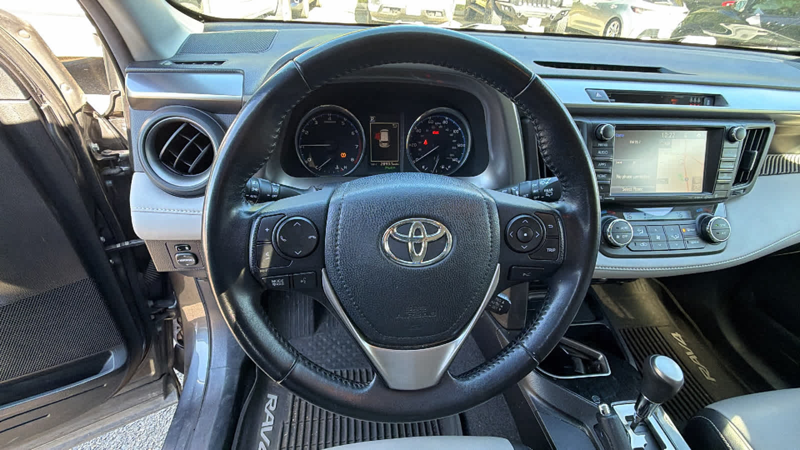 Thumbnail: 2018 Toyota RAV4 - 15