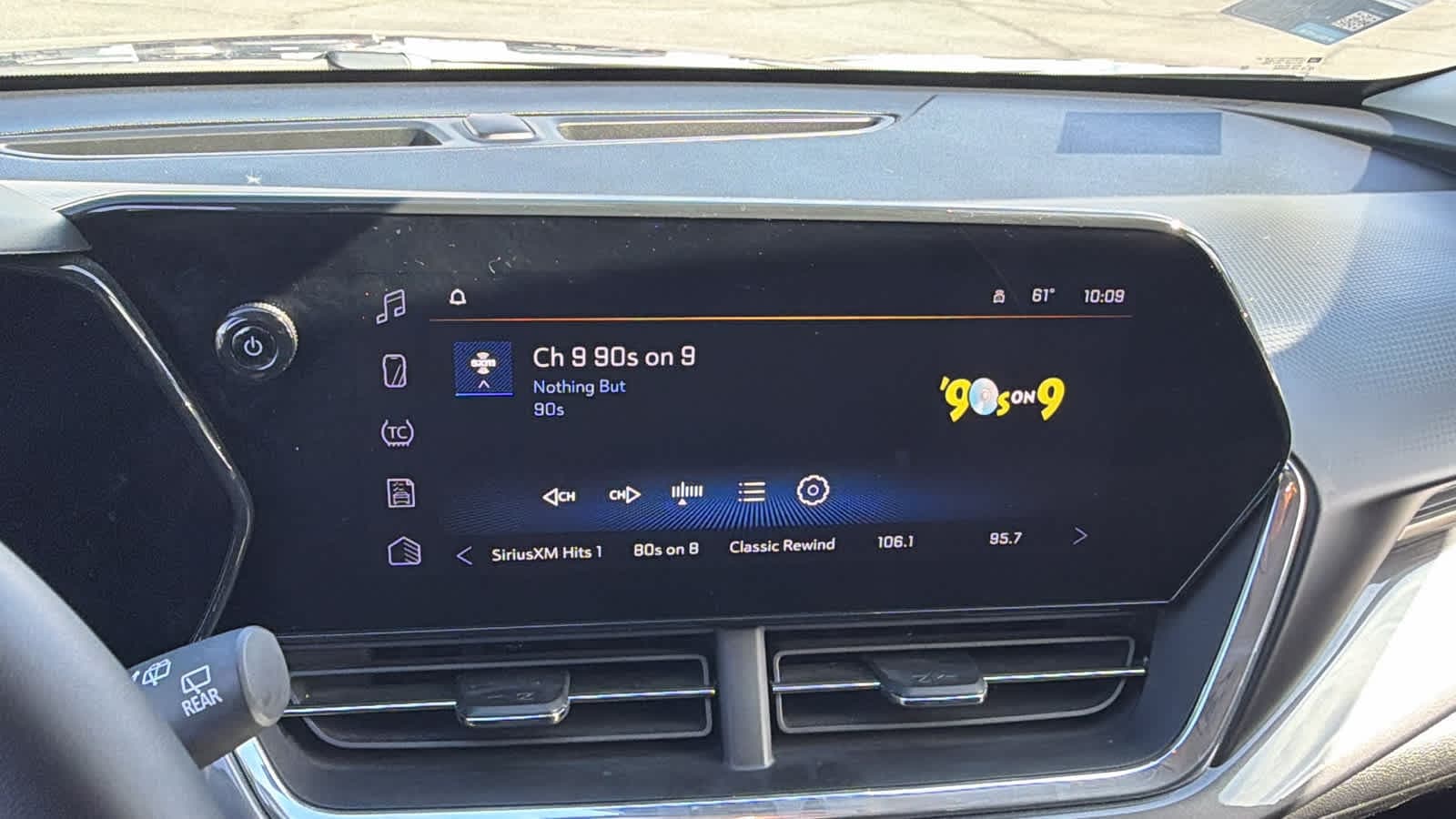 Thumbnail: 2024 Chevrolet Trax - 15