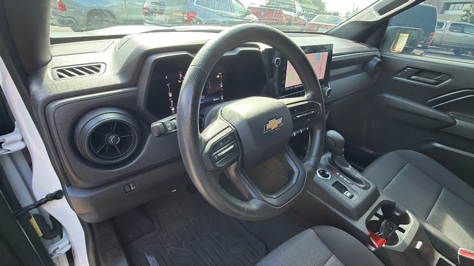 Thumbnail: 2023 Chevrolet Colorado - 10