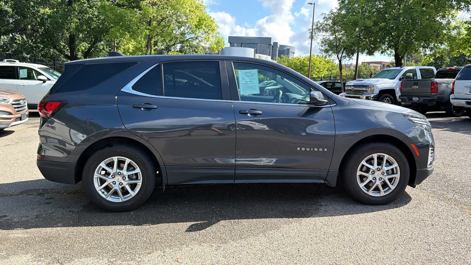 Thumbnail: 2022 Chevrolet Equinox - 4