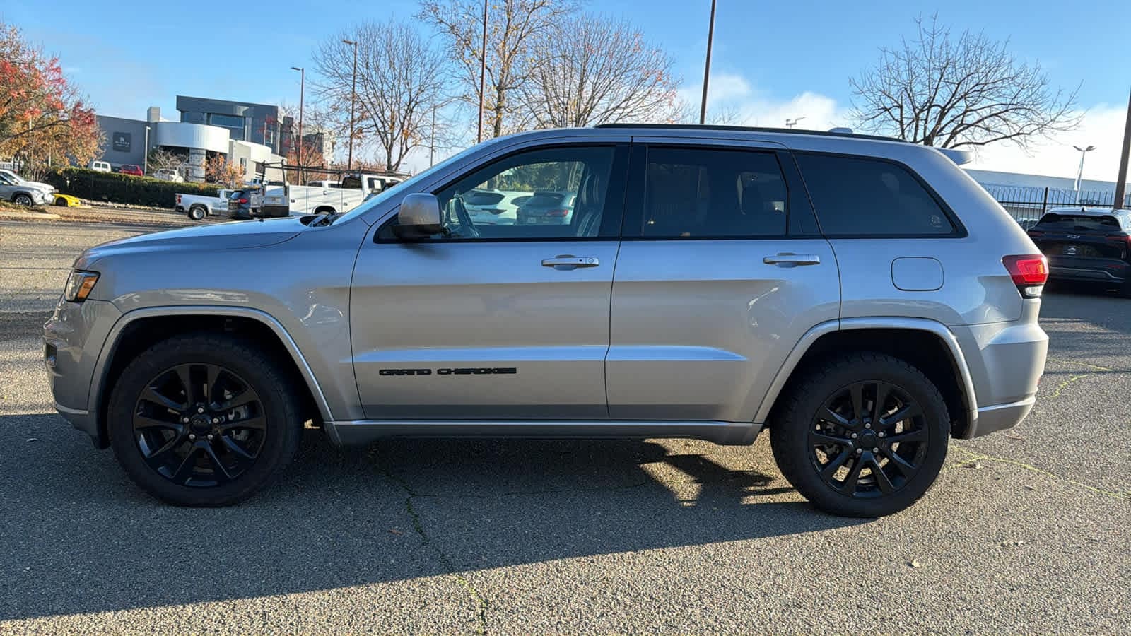 Thumbnail: 2018 Jeep Grand Cherokee - 8