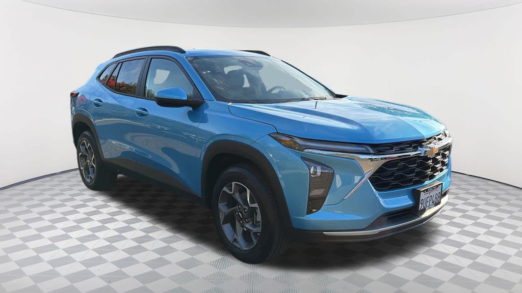 Used 2025 Chevrolet Trax LT SUV