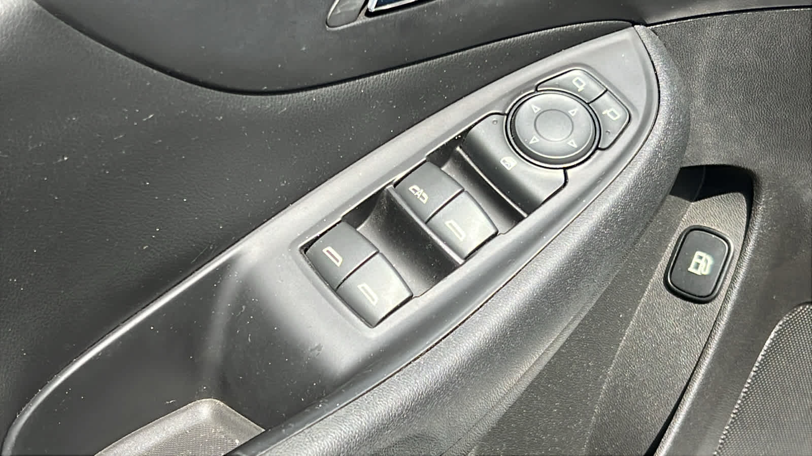 Thumbnail: 2018 Chevrolet Volt - 22
