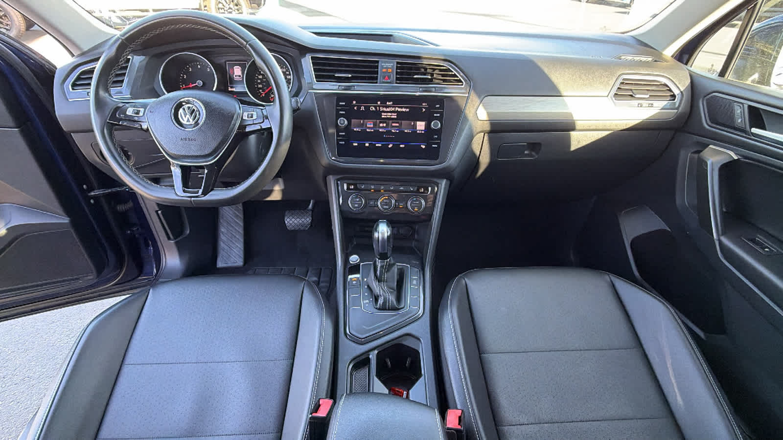 Thumbnail: 2021 Volkswagen Tiguan - 25