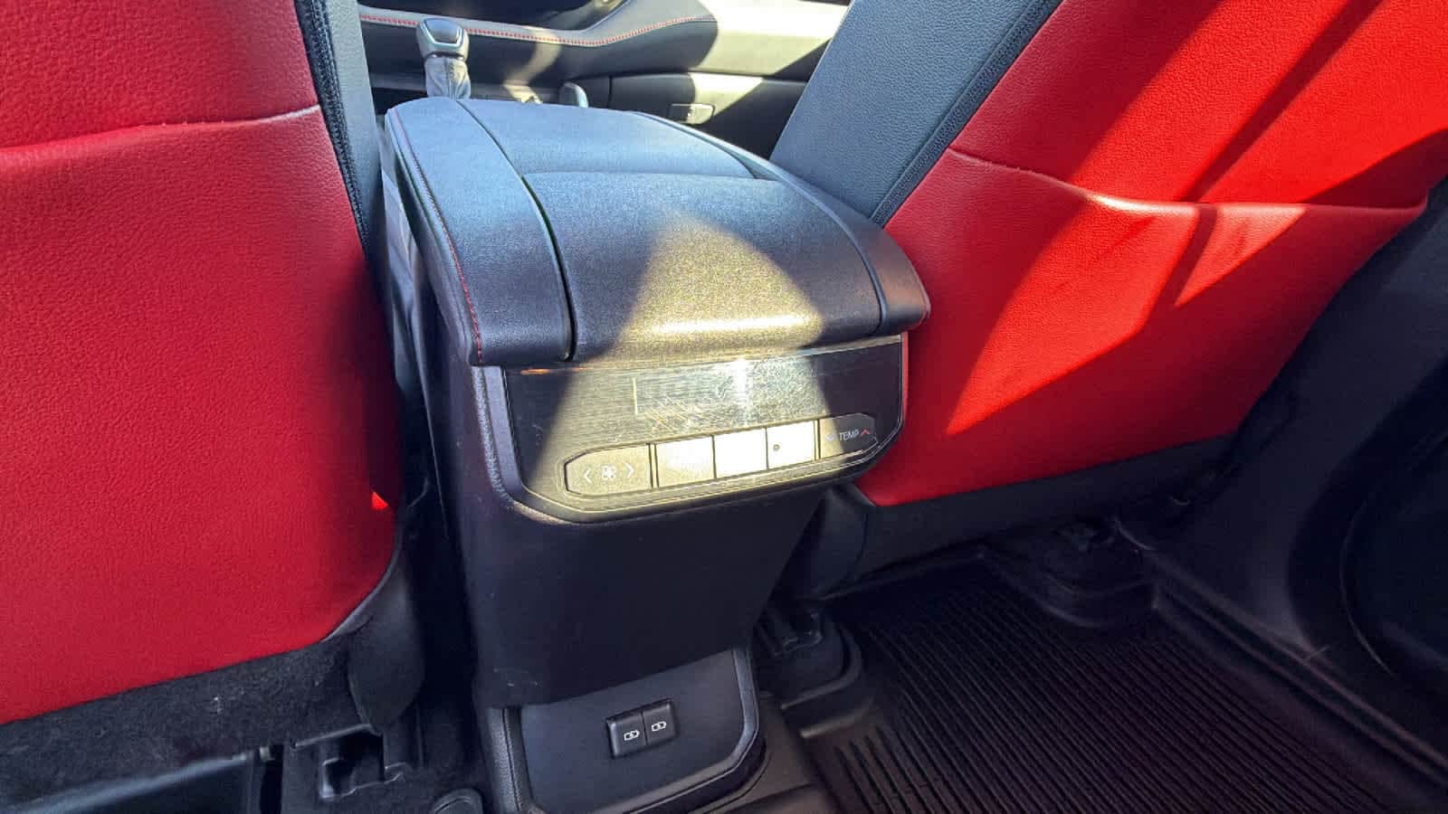 Thumbnail: 2022 Toyota Highlander - 25